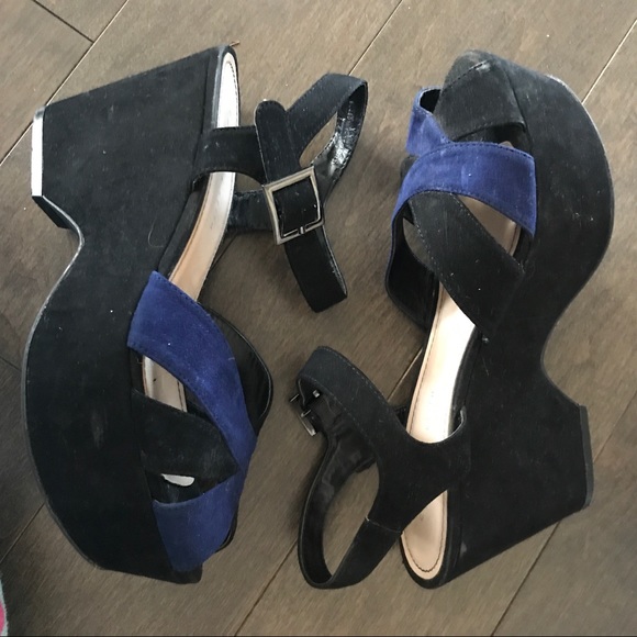 Charles & Keith Platform Sandals - Picture 4 of 6